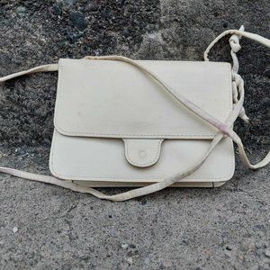 Vintage ivory leather purse